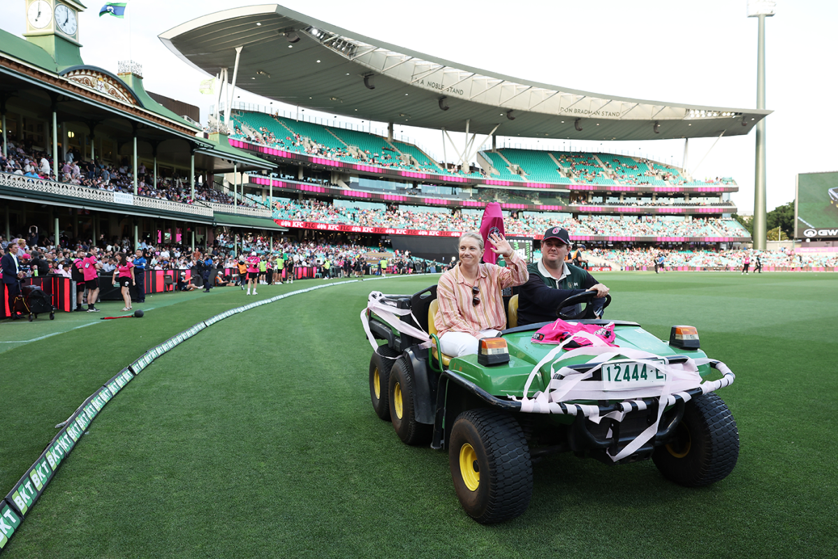 Alyssa Healy was given a lap of honour at the SCG, Sydney Sixers vs Sydney Thunder, BBL, SCG, January 16, 2025