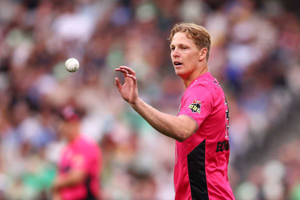 Jack Edwards prepares to bowl, Melbourne Stars vs Sydney Sixers, BBL, MCG, January 8, 2026