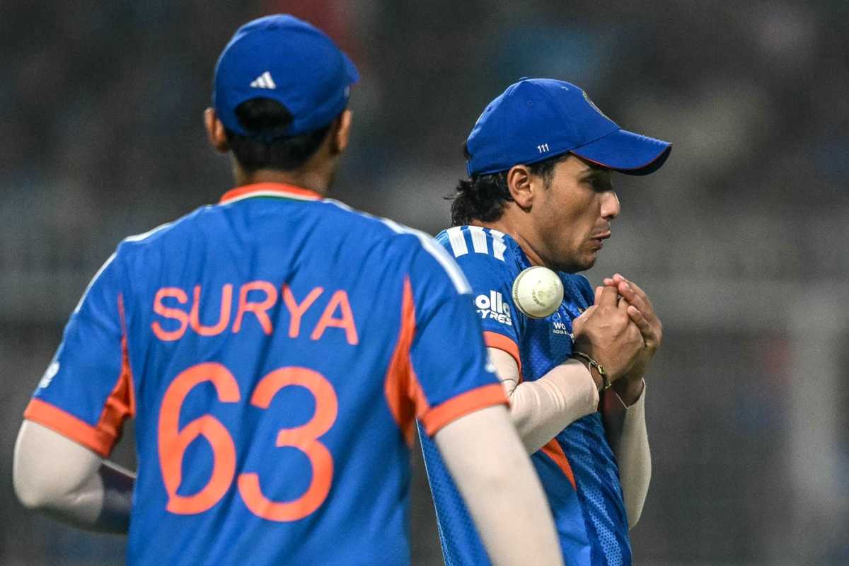 Abhishek Sharma drops a catch at cover as Suryakumar Yadav looks on, India vs West Indies, T20 World Cup Super Eight, Kolkata, March 1, 2026