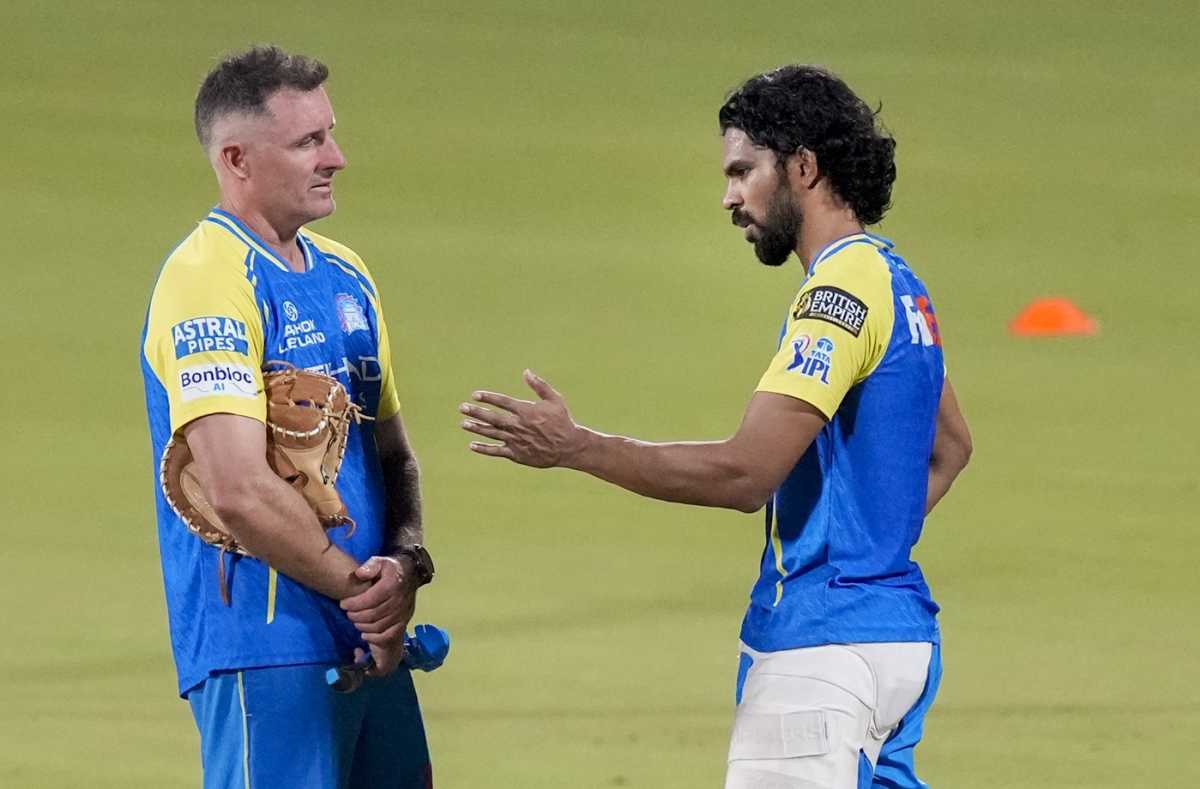 CSK captain Ruturaj Gaikwad has a chat with batting coach Mike Hussey, Chennai, April 13, 2026