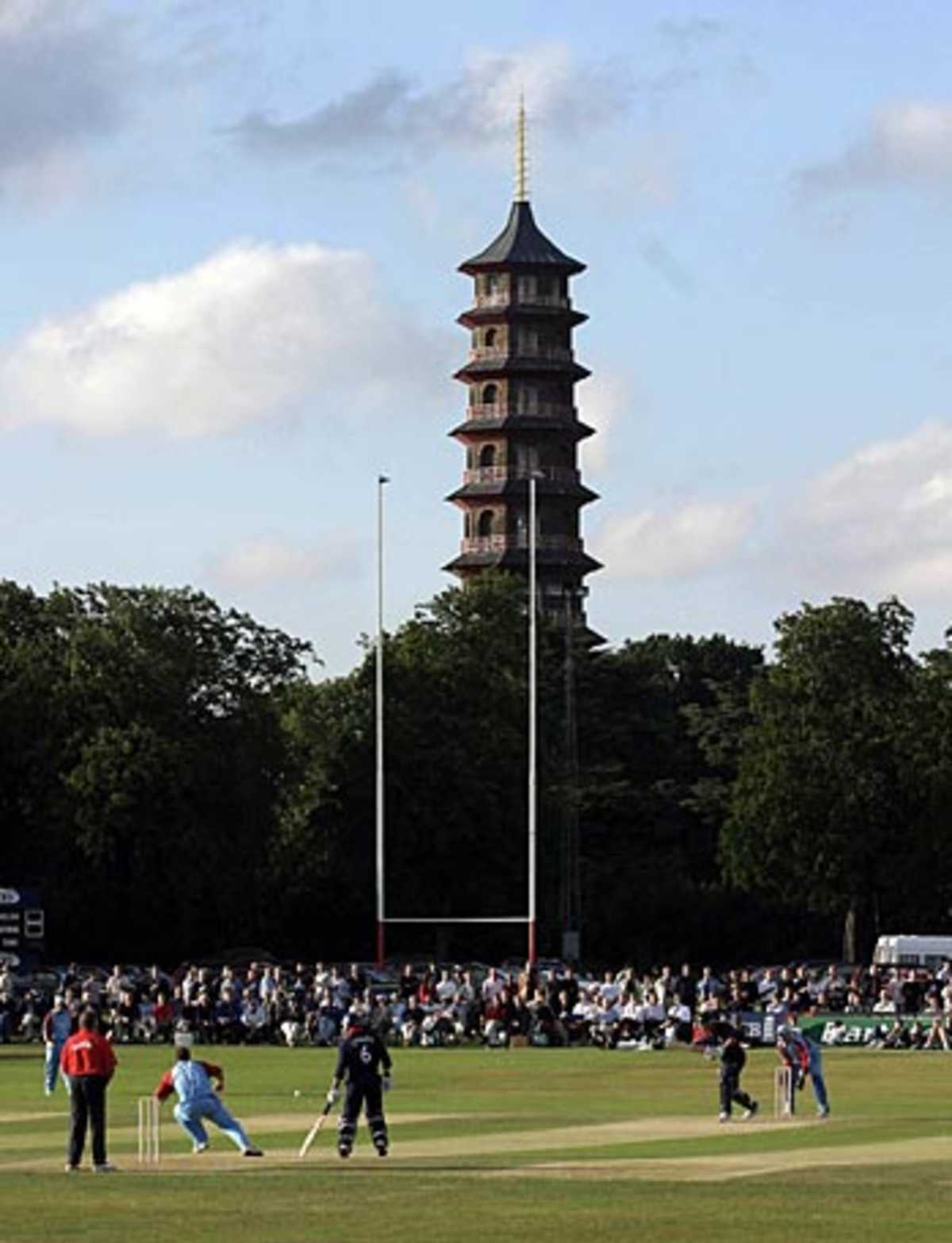 A general view of the ground during the Twenty20 match between Middlesex and Kent, Kew Gardens, June 19, 2003