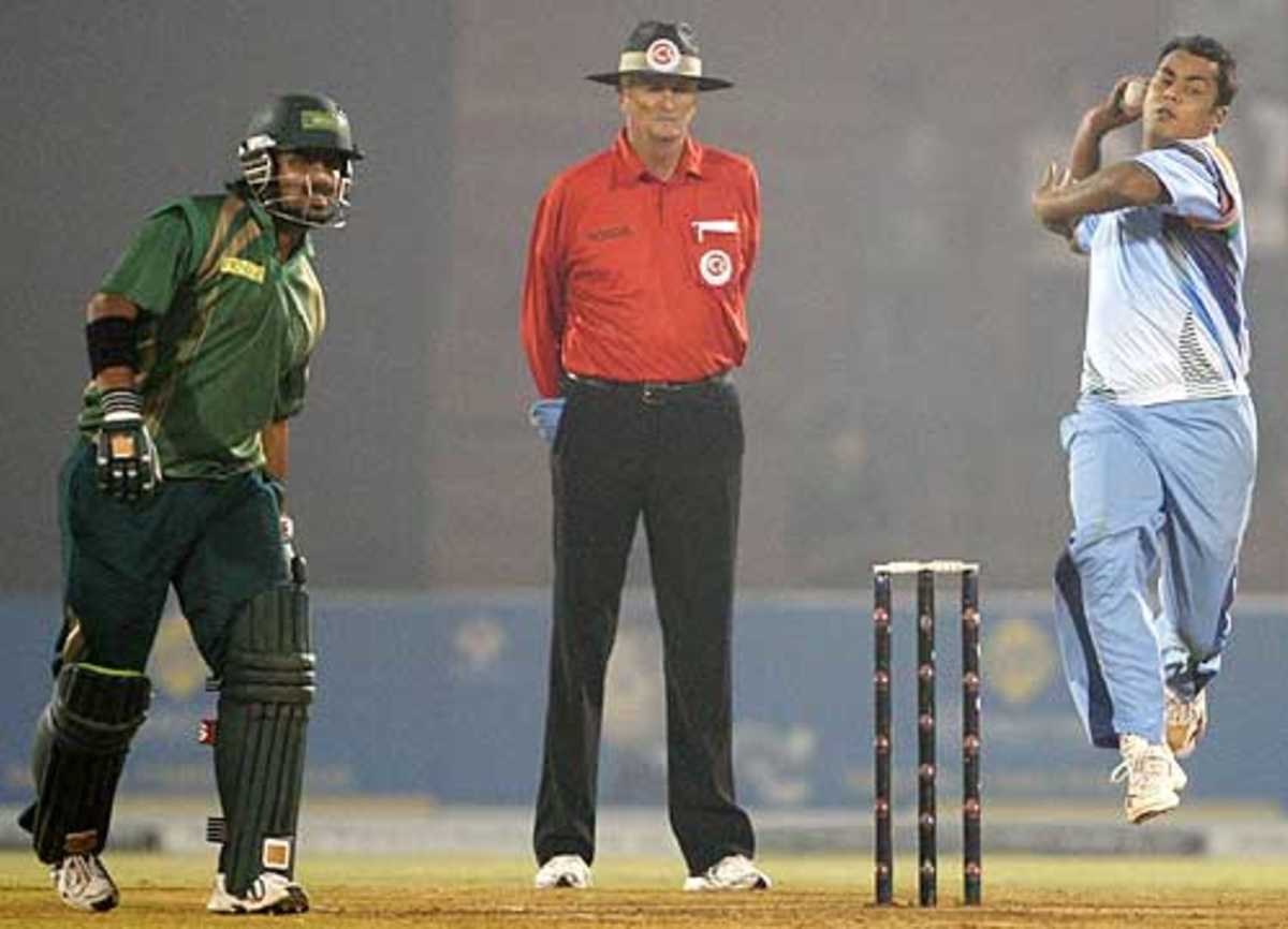 Shahriar Nafees looks on as Stuart Binny bowls, Bangladesh XI v India XI, ICL 20s World Series, Ahmedabad, November 25, 2008