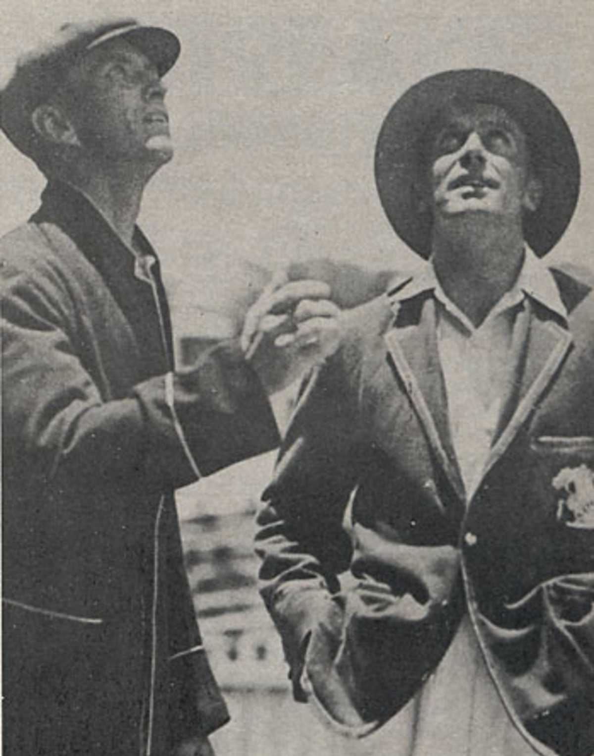 Leo O'Connor of Queensland and Arthur Gilligan, MCC's captain, toss at the Brisbane Exhibition Ground in November 1924. Hendren made a grand 168 for MCC in a drawn match