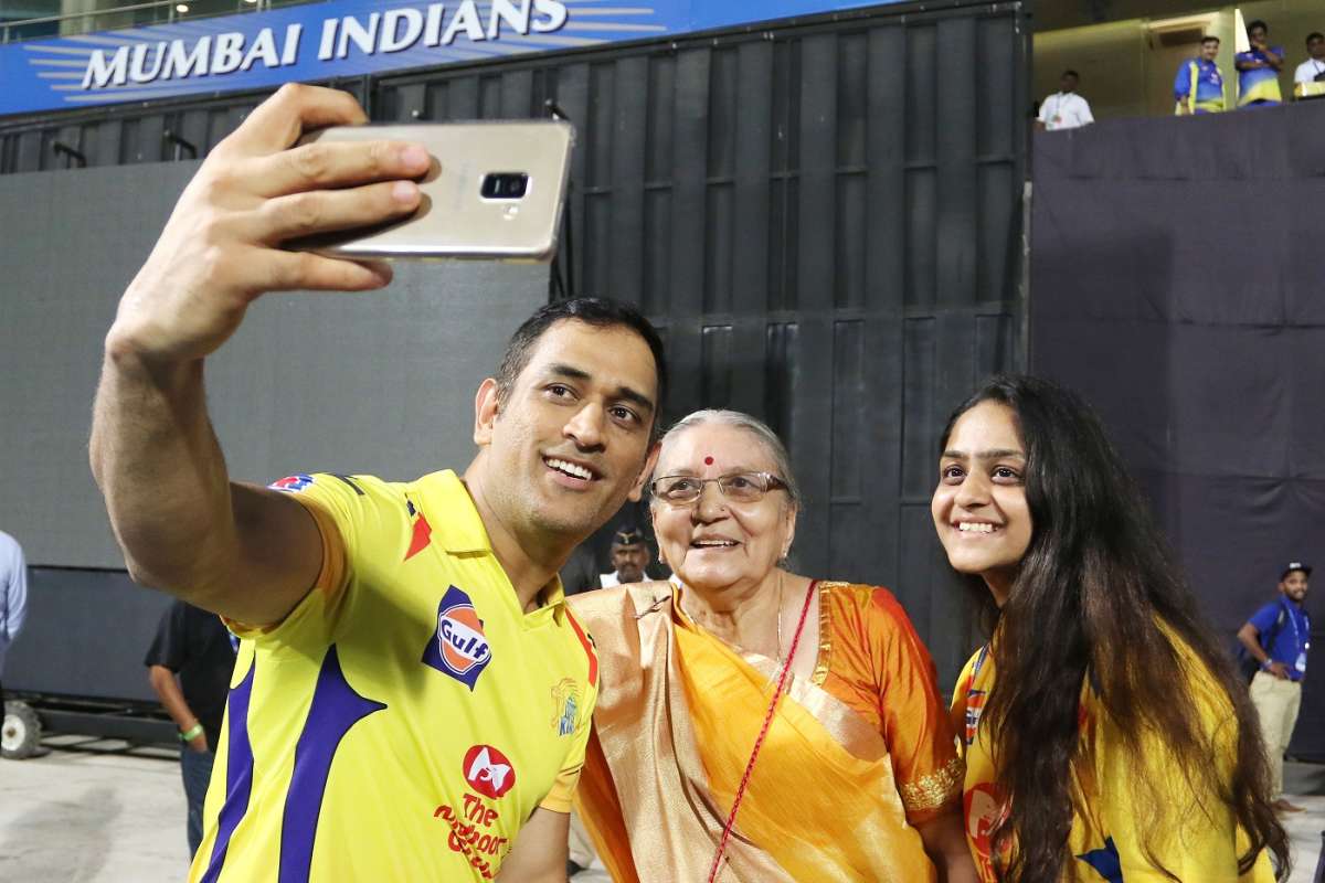 Old photo of former Indian cricketer Mahendra Singh Dhoni circulates online  with false claims | Fact Check, image size:1200x800