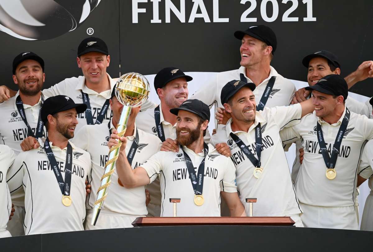 Kane Williamson gets his hands on the Test Mace | ESPNcricinfo.com