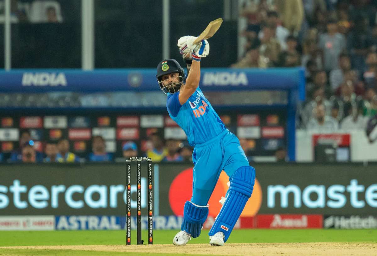Virat Kohli plays the lofted cover drive | Cricinfo.com