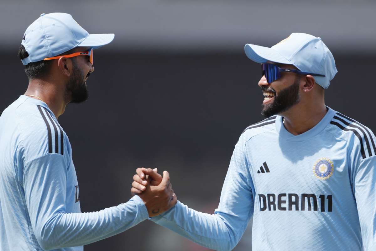 Welcome back! Mohammed Siraj greets the returning KL Rahul | ESPNcricinfo.com