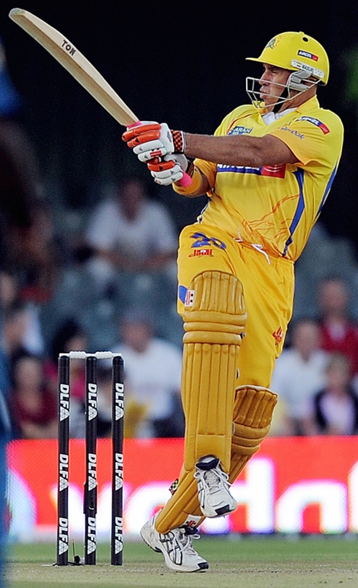 matthew-hayden-s-pivot-results-in-a-boundary-espncricinfo