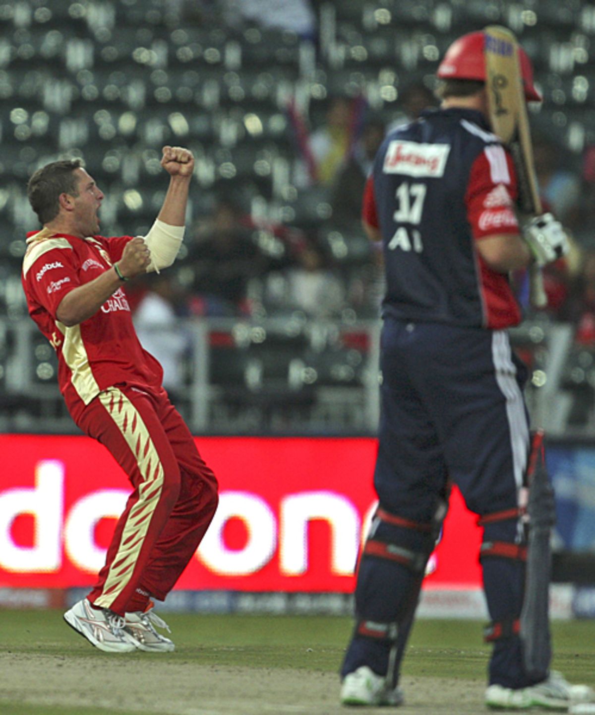 Roelof van der Merwe sends back AB de Villiers | ESPNcricinfo.com