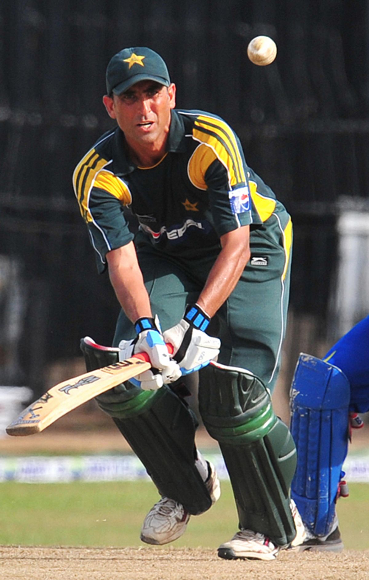 Younis Khan Plays Watchfully | ESPNcricinfo.com