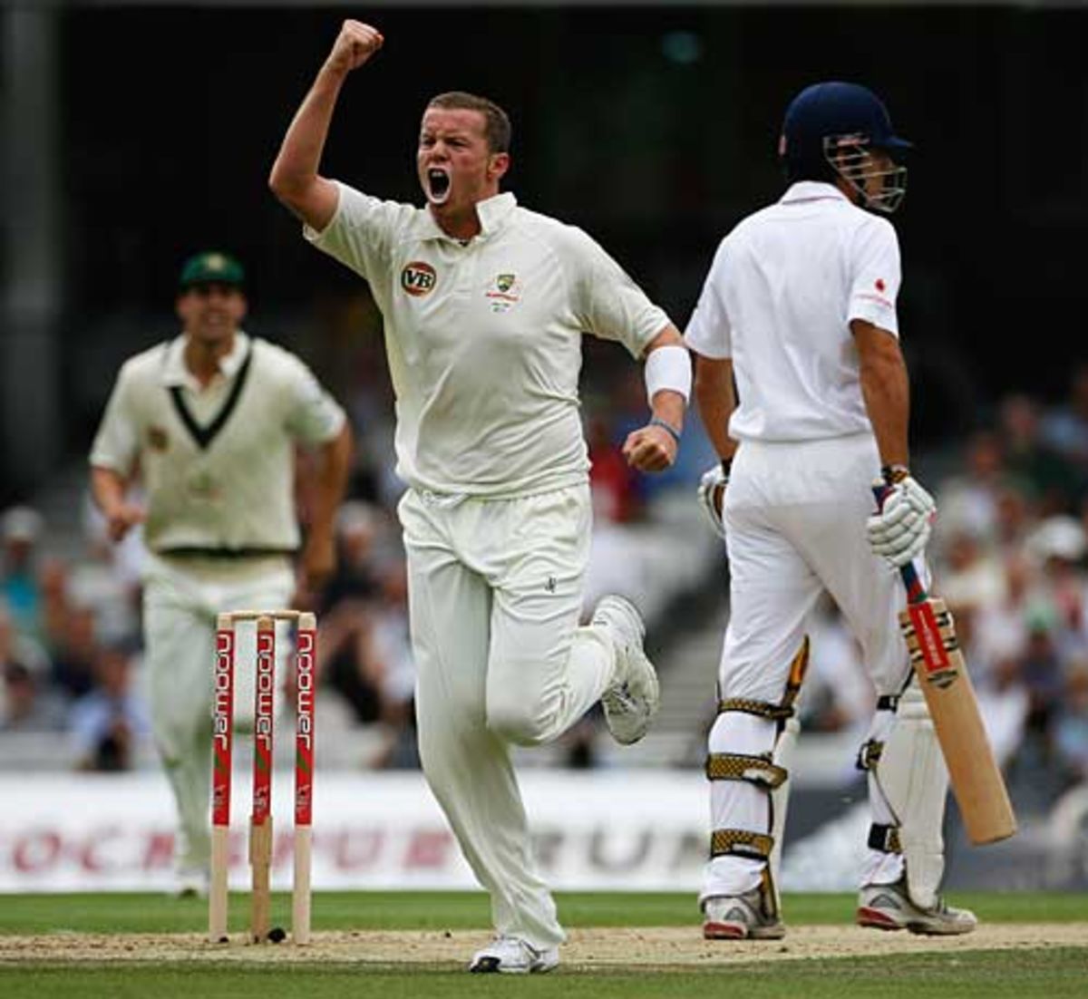 Peter Siddle gave Australia an early breakthrough when he removed Alastair Cook, England v Australia, 5th Test, The Oval, 1st day, August 20, 2009