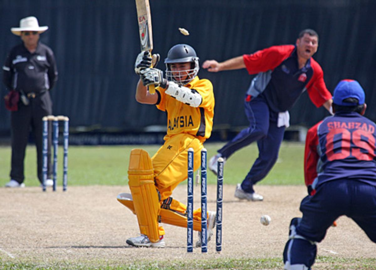 Halal Abbasi bowls Faris Almas for 25