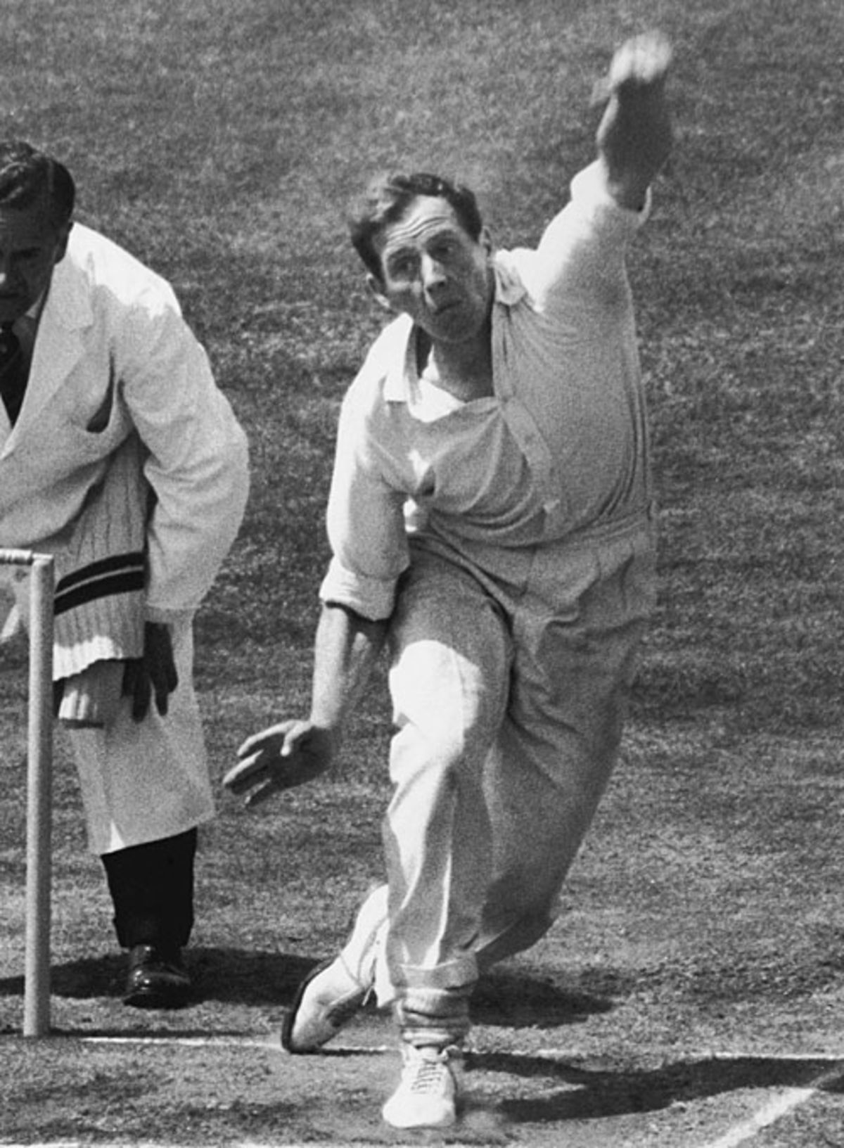 Norman Gifford bowls | ESPNcricinfo.com