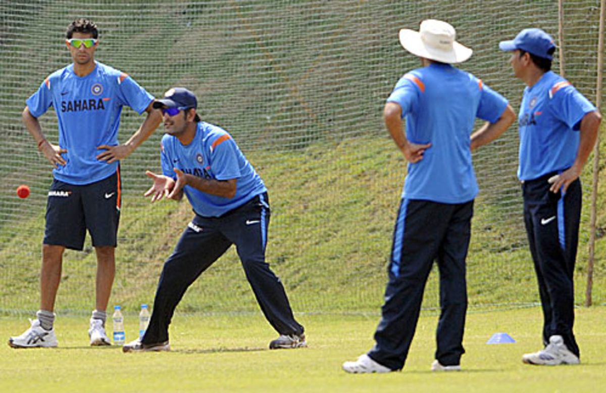 MS Dhoni takes part in a fielding drill | ESPNcricinfo.com