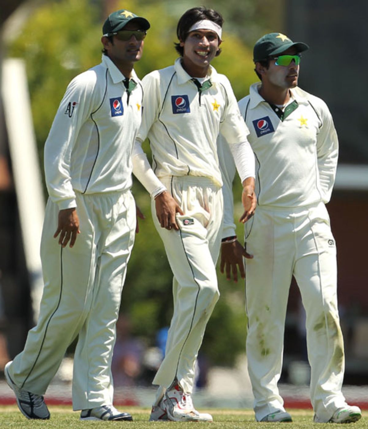 Potning Ricky Ponting followed his double-century with a sharp catch to remove ...