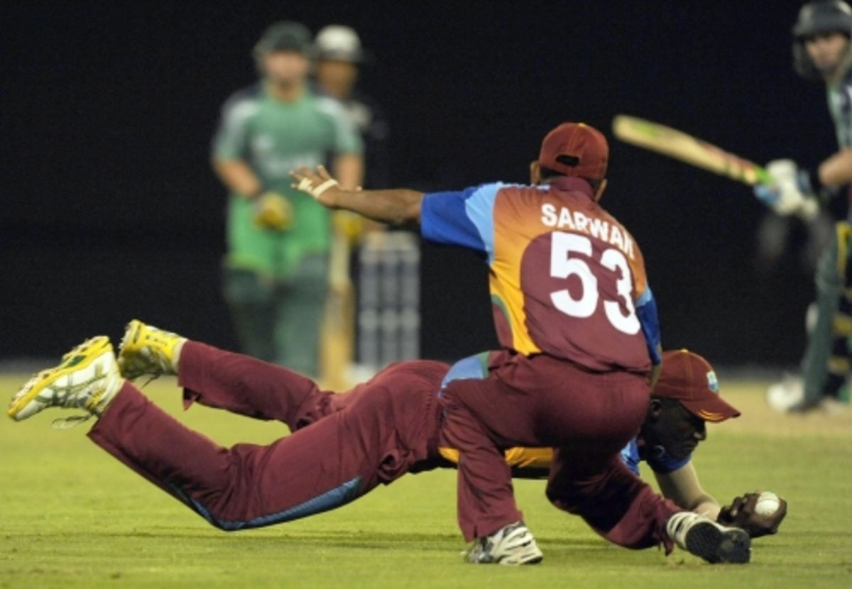 Ravi Rampaul celebrates the wicket of Alex Cusack | ESPNcricinfo.com