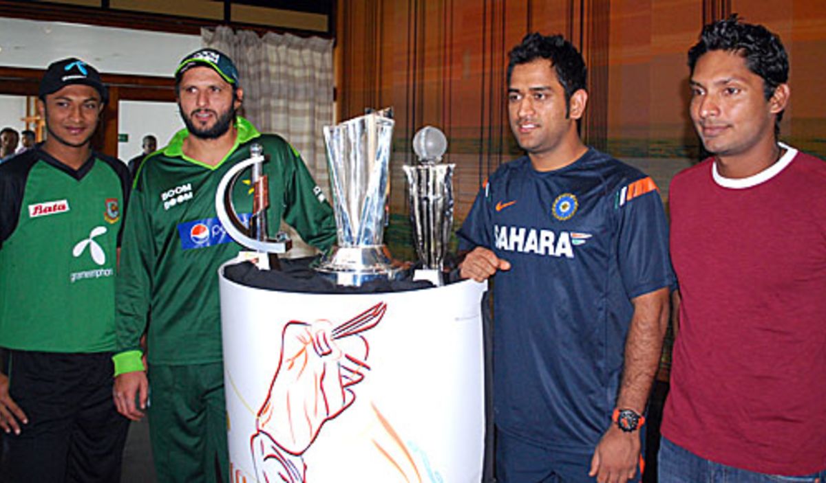 Shakib Al Hasan, Shahid Afridi, MS Dhoni and Kumar Sangakkara pose with ...