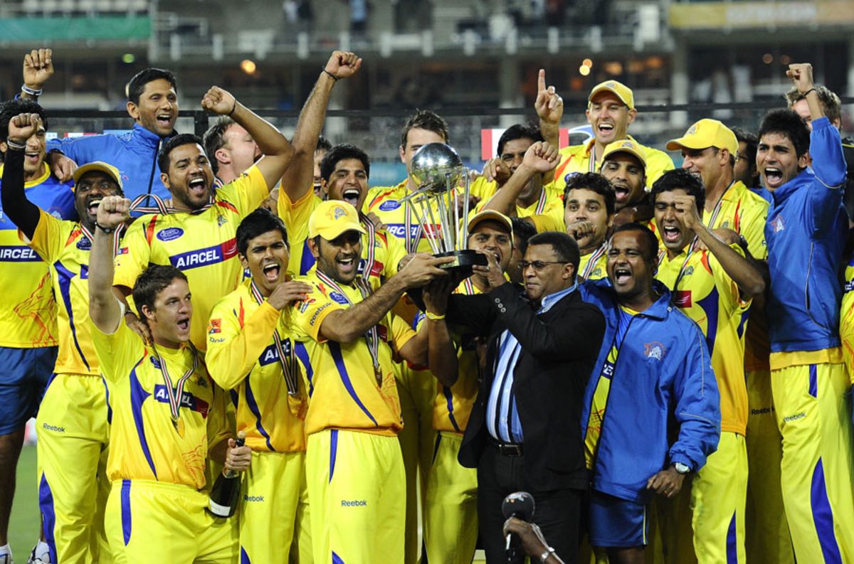MS Dhoni lifts the Champions League Twenty20 trophy, Warriors v Chennai, Champions League Twenty20, Johannesburg, September 26, 2010
