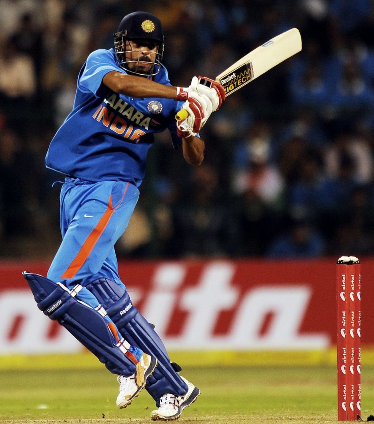 Yusuf Pathan pulls during his aggressive innings, India v New Zealand, 4th ODI, Bangalore, December 7, 2010