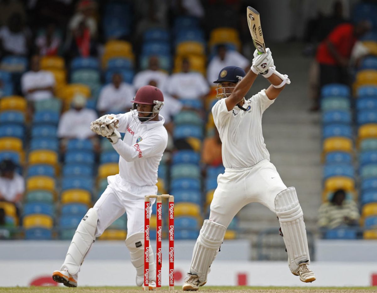 VVS Laxman And Rahul Dravid Talk During Their Partnership ...