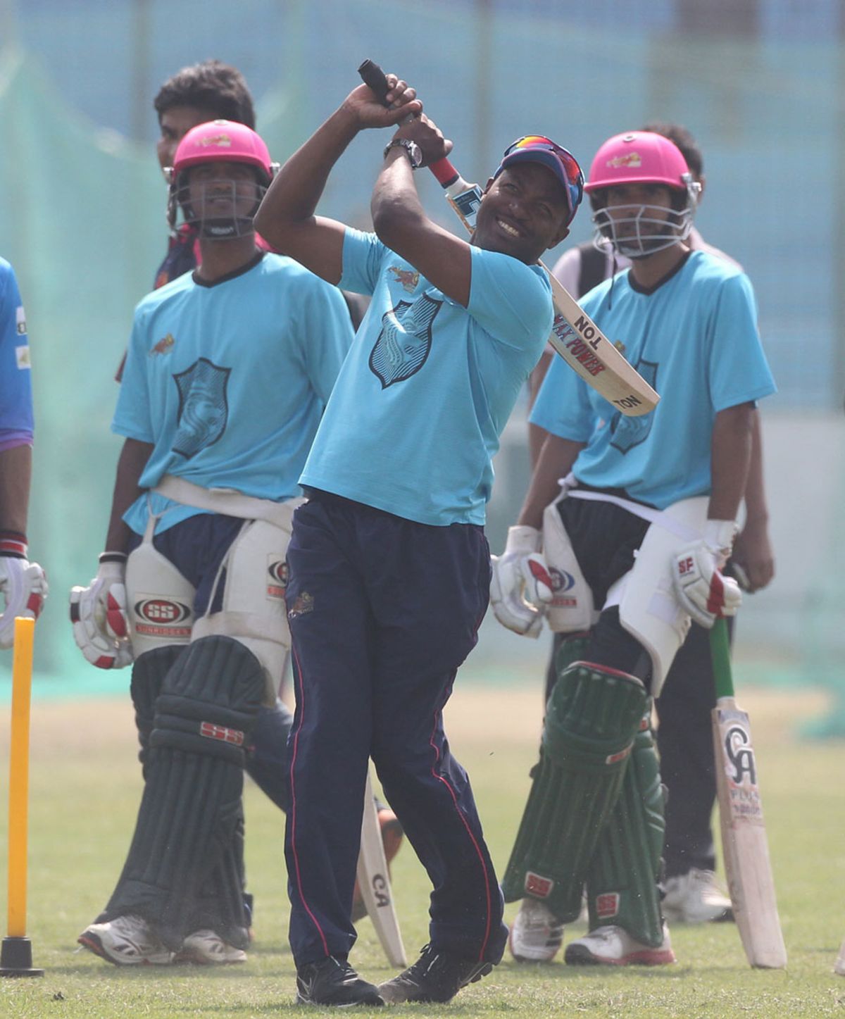 Brian Lara shows the Chittagong Kings how to do it | ESPNcricinfo.com 