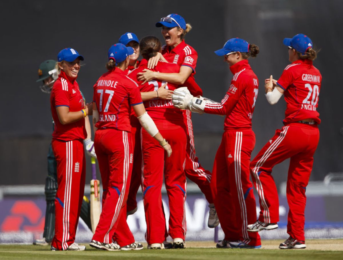 england-celebrate-jess-cameron-s-run-out-espncricinfo