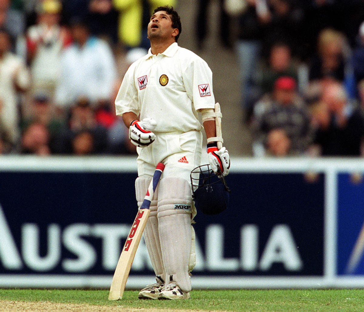 Sachin Tendulkar looks up at the skies after reaching his hundred, Australia v India, 2nd Test, Melbourne, 3rd day, December 28, 1999