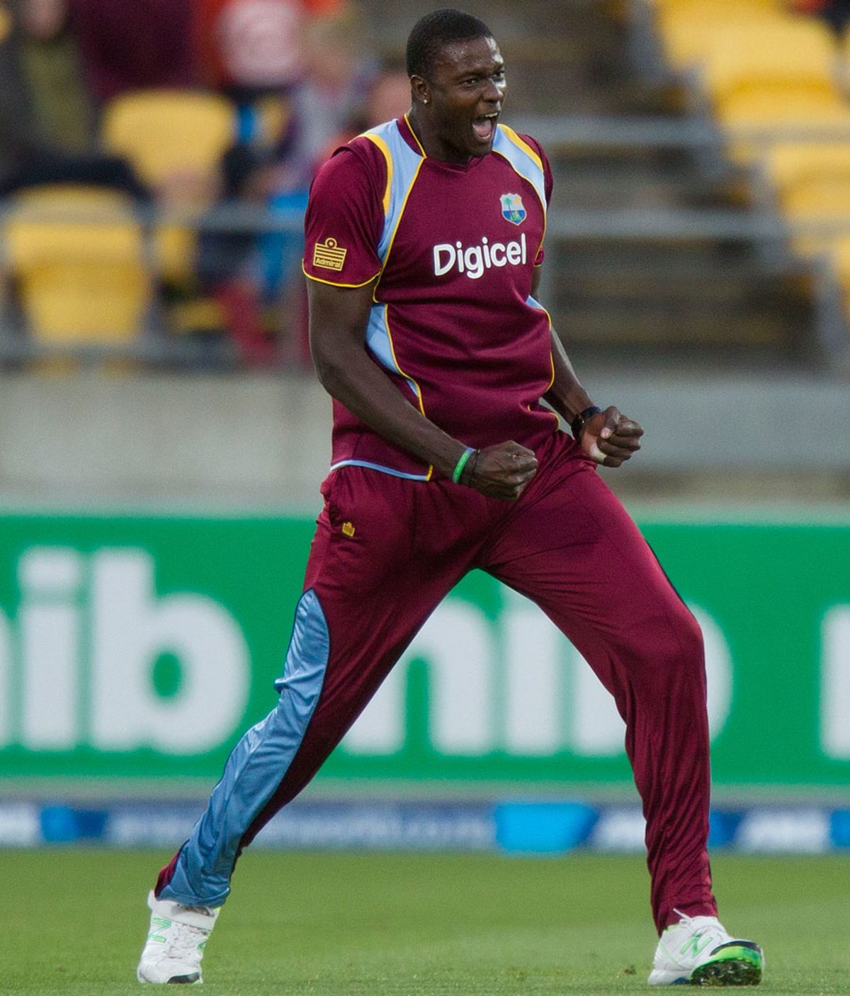 The New Zealand team with the T20 series trophy