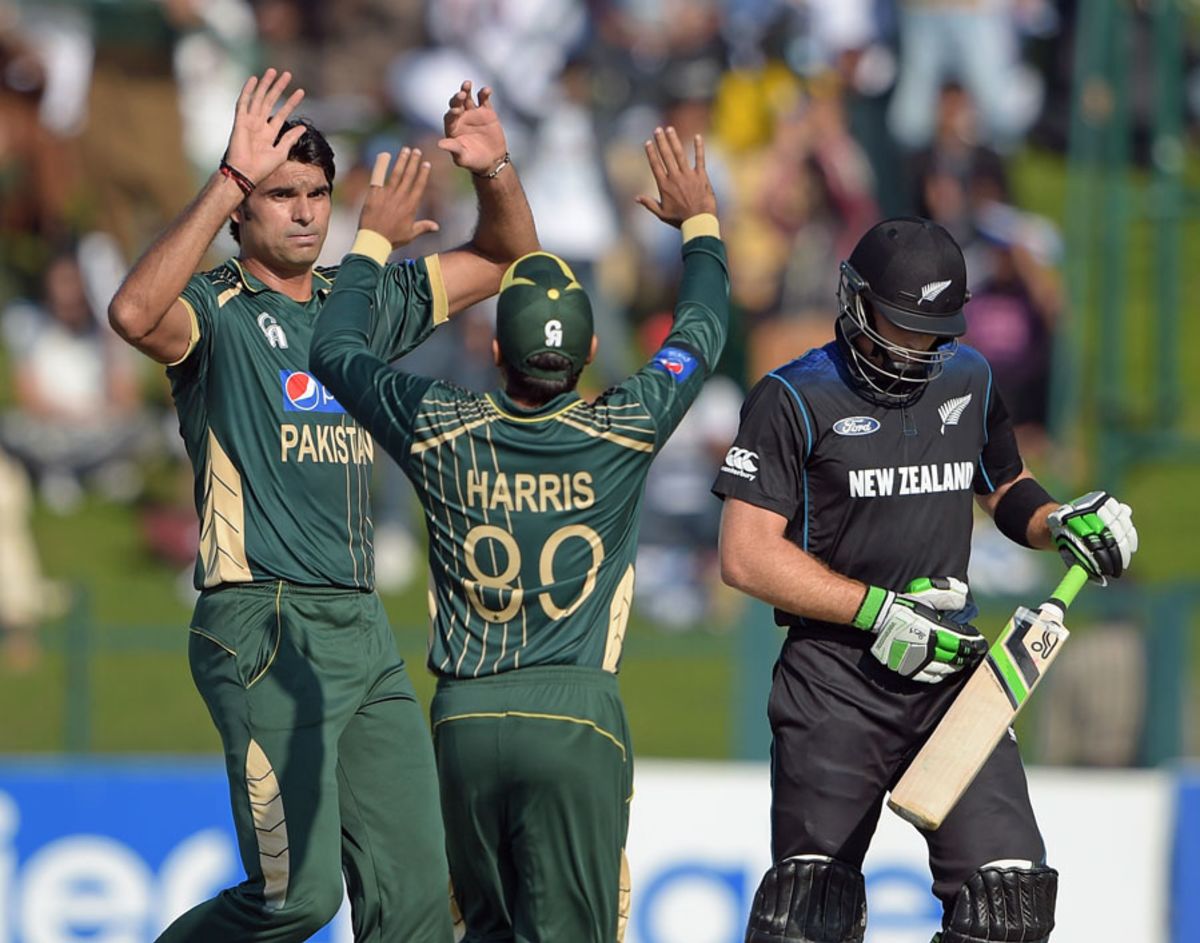 Mohammad Irfan celebrates a wicket | ESPNcricinfo.com