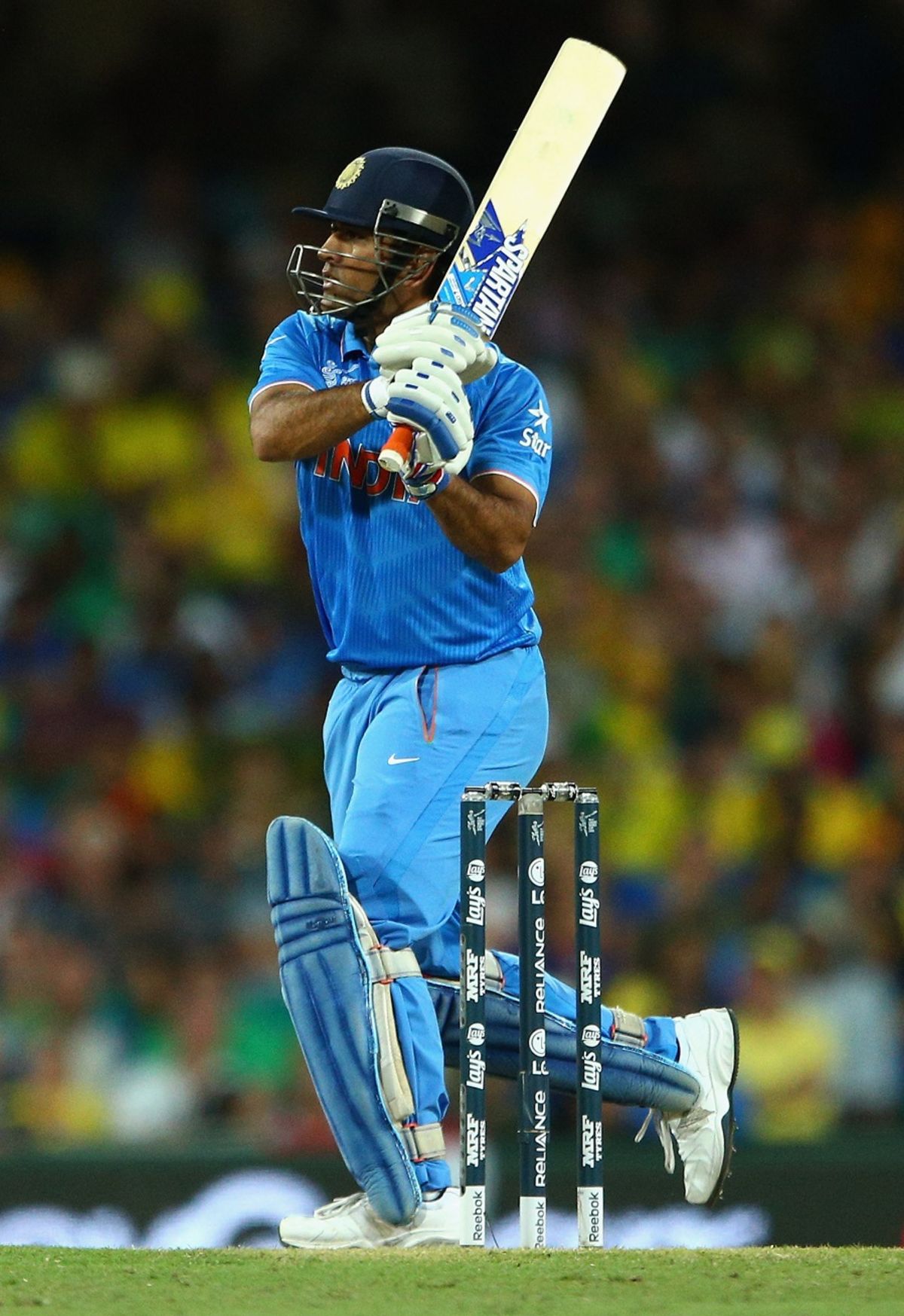 MS Dhoni clatters a pull, Australia v India, World Cup 2015, 2nd semi-final, Sydney, March 26, 2015