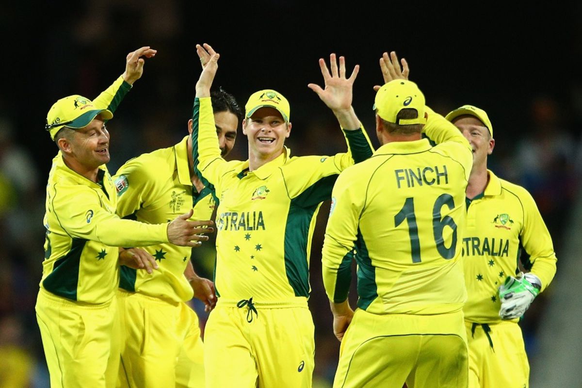 Steven Smith is congratulated after running out Ravindra Jadeja, Australia v India, World Cup 2015, 2nd semi-final, Sydney, March 26, 2015