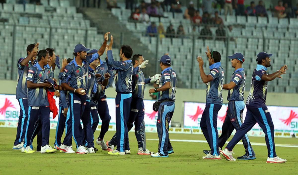 Sylhet's Sohail Tanvir celebrates a wicket