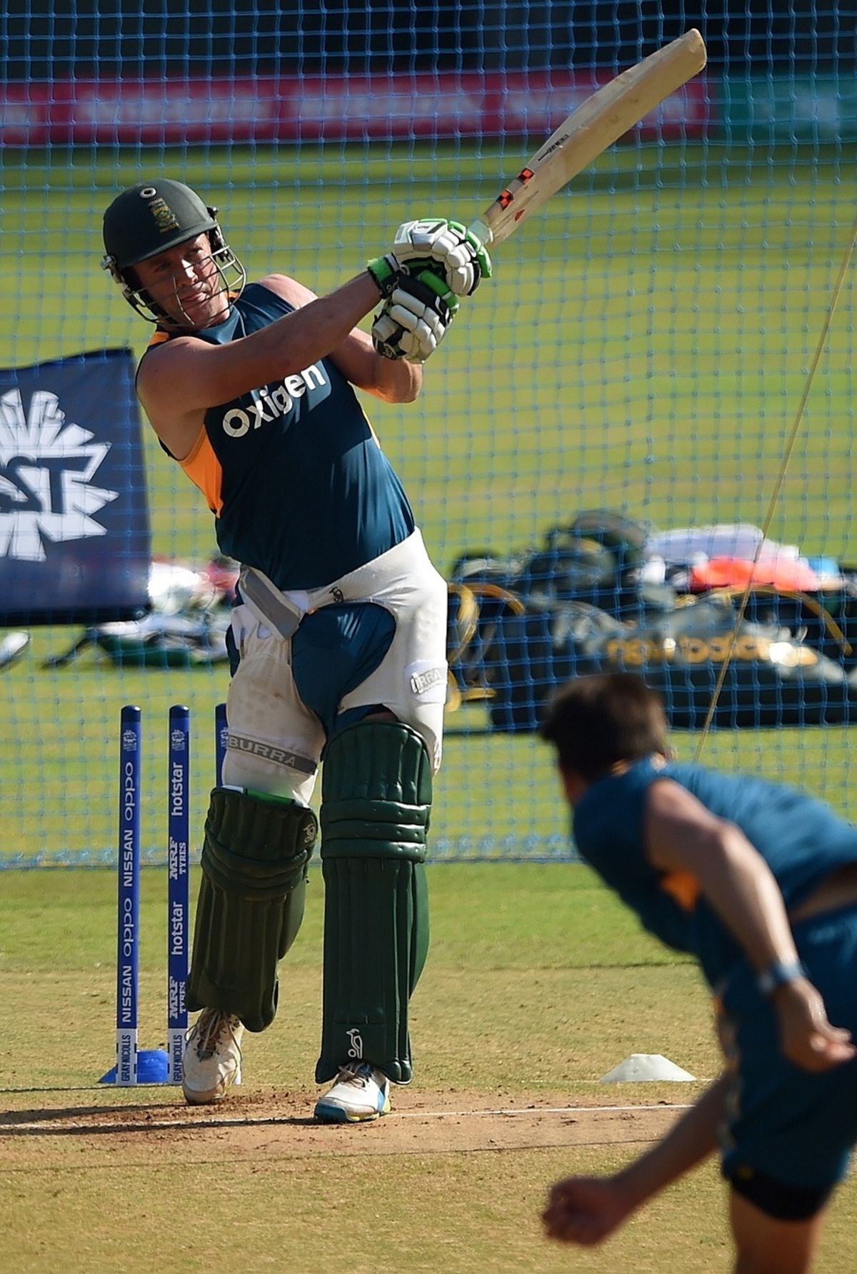 AB de Villiers practices his big hitting in the nets