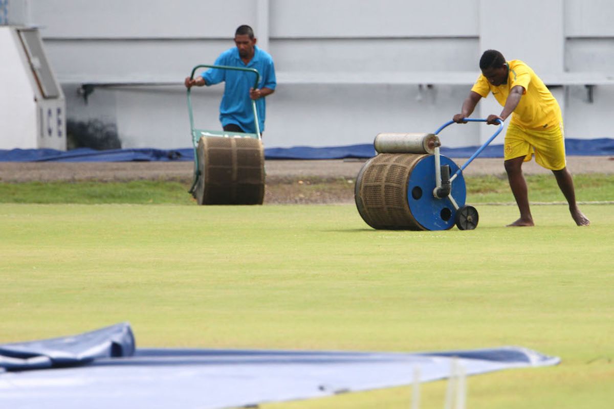 Groundstaff attempt to dry the outfield, Trinidad & Tobago v Leeward Islands, WICB Professional Cricket League Regional 4 Day Tournament, Port of Spain, 3rd day, November 27, 2016
