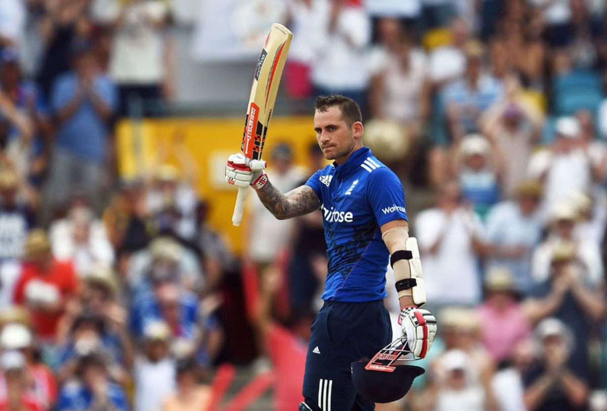 Alex Hales gets a hug from Joe Root | ESPNcricinfo.com