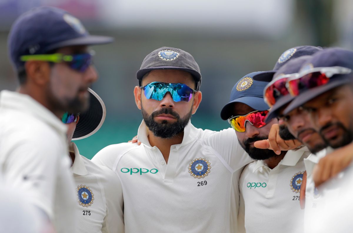 Virat Kohli gathers the Indian team into a huddle | ESPNcricinfo.com