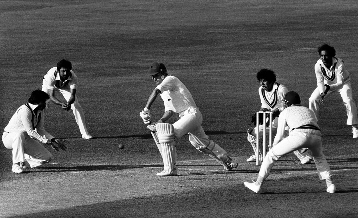 Chris Tavare batted for nearly seven hours for 82 runs, England v Pakistan, 2nd Test, Lord's, 4th day, August 15, 1982