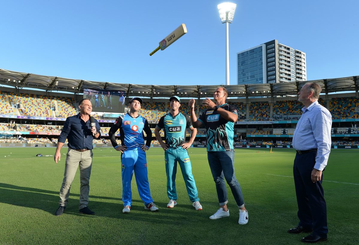 Matthew Hayden Does The First Ever Bat Toss In The Big Bash League Espncricinfo Com