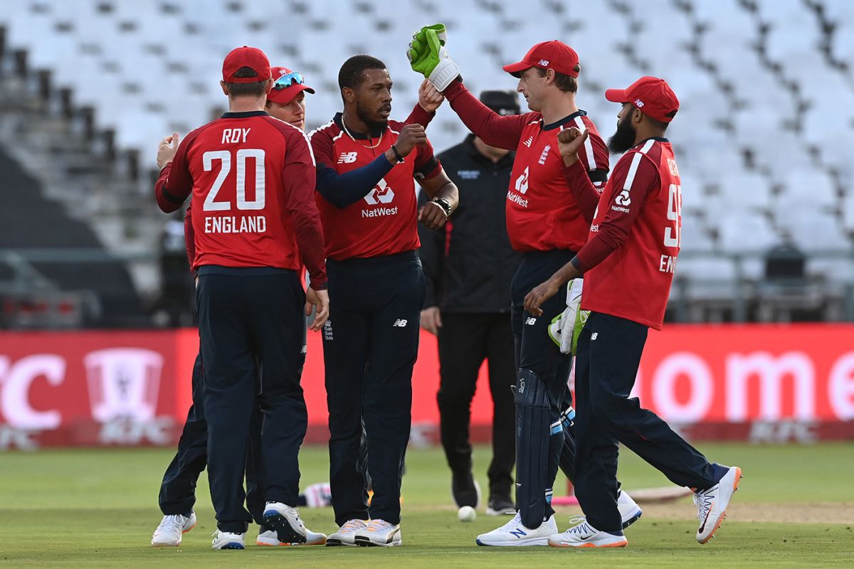 Chris Jordan celebrates with Eoin Morgan after removing Quinton de Kock ...