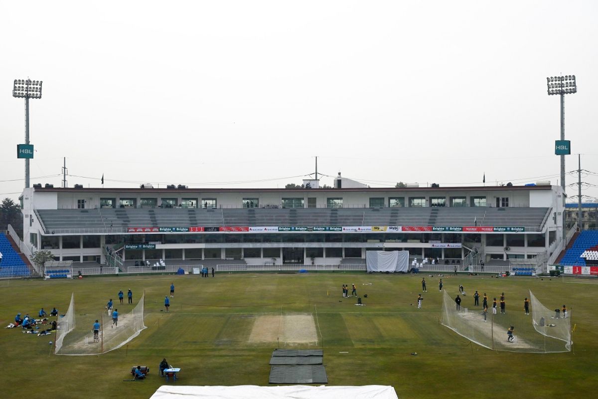 south-africa-and-pakistan-practice-under-cloudy-skies-at-the-rawalpindi