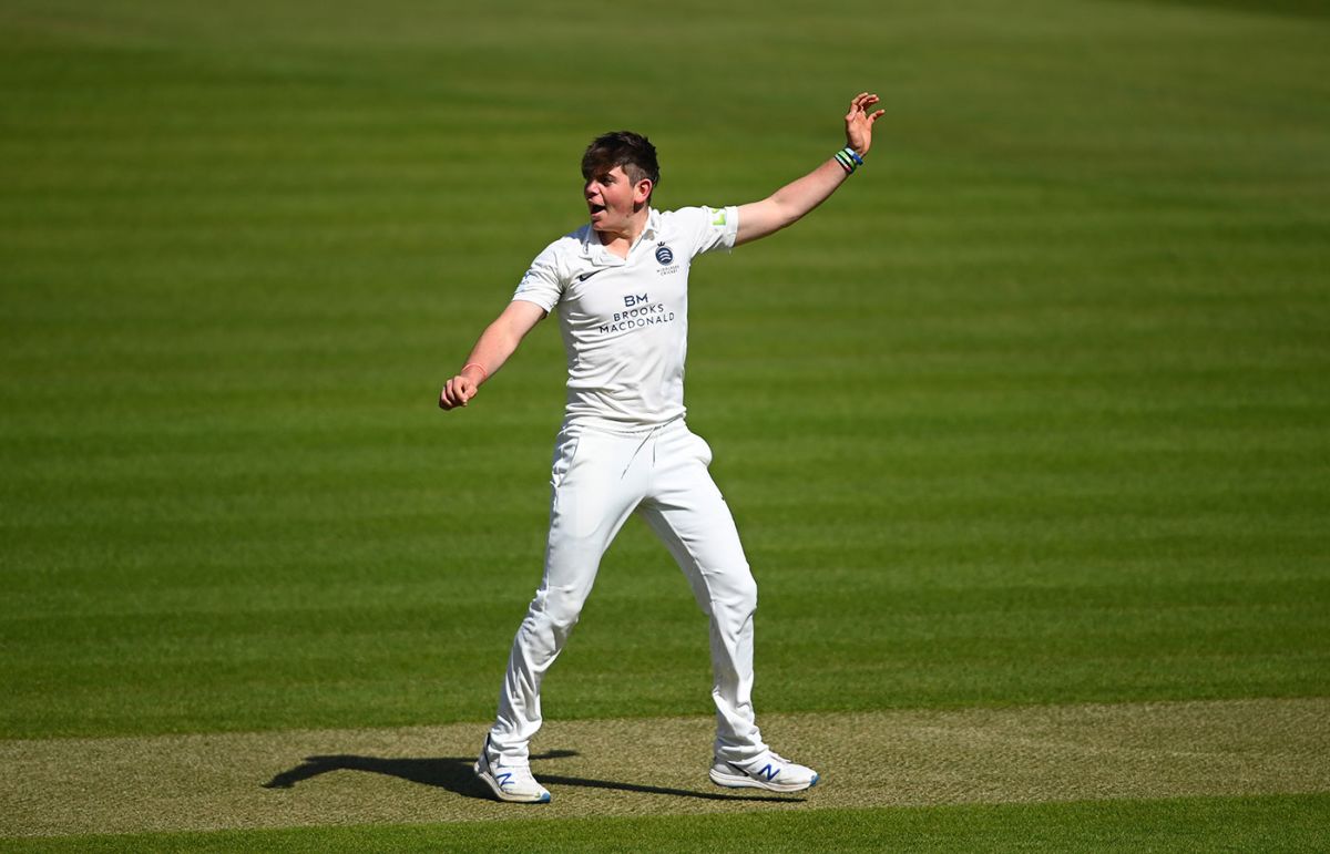 Ethan Bamber Gets Into His Delivery Stride Espncricinfo Com