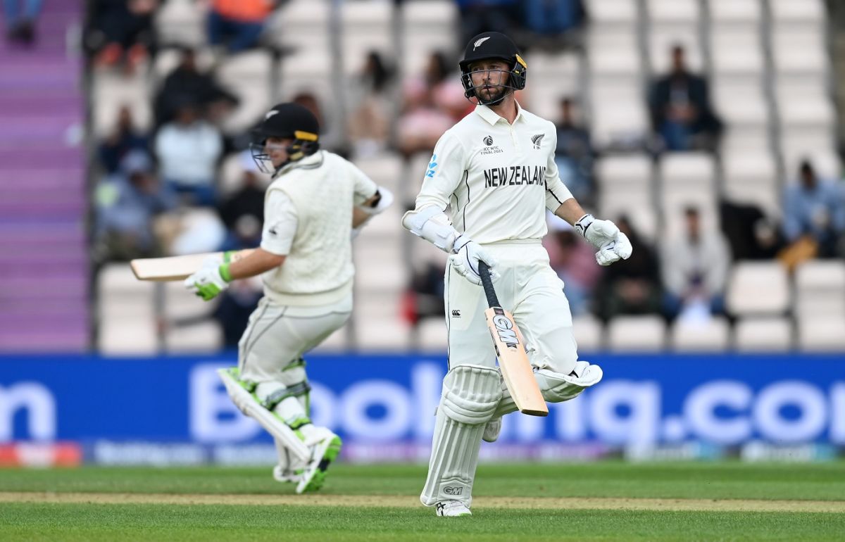 Devon Conway And Tom Latham Complete A Single | ESPNcricinfo.com