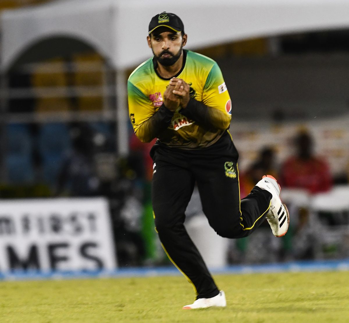 Asif Ali Takes A Catch To Dismiss Sherfane Rutherford ESPNcricinfo asif-ali-takes-a-catch-to-dismiss-sherfane-rutherford-espncricinfo