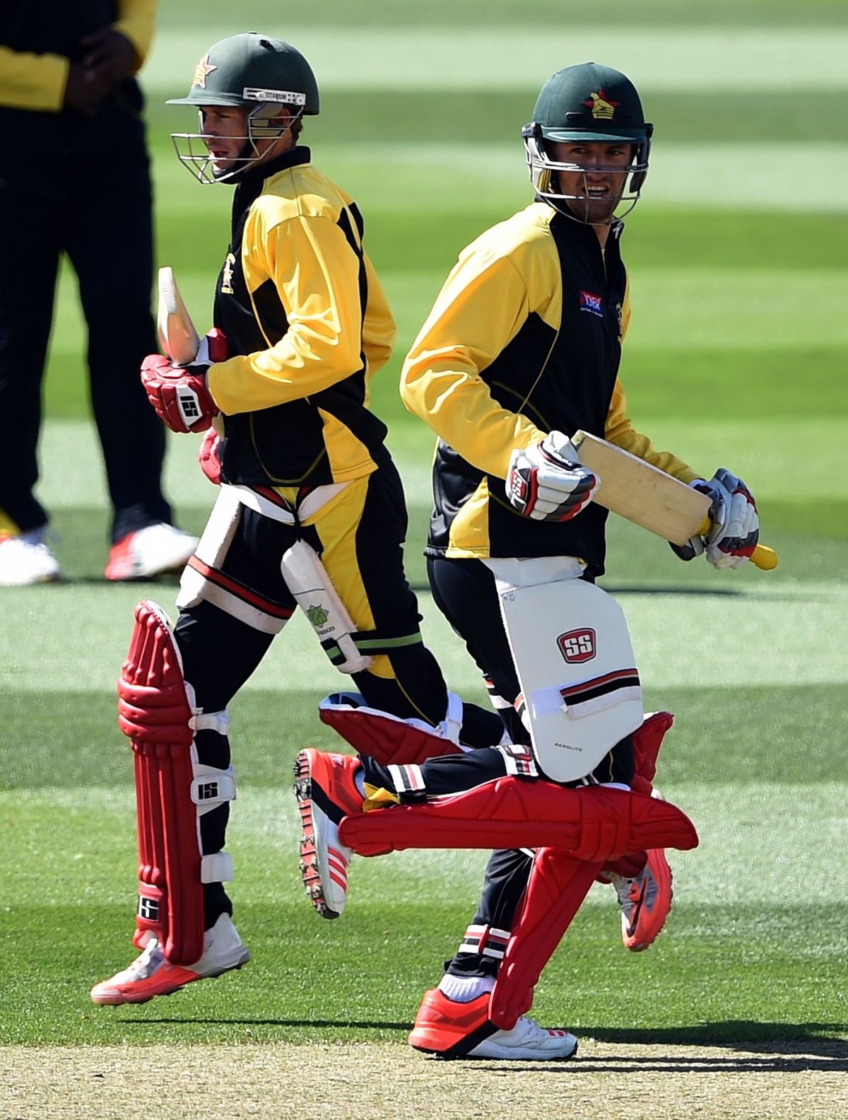 Sean Williams and Craig Ervine during a training drill