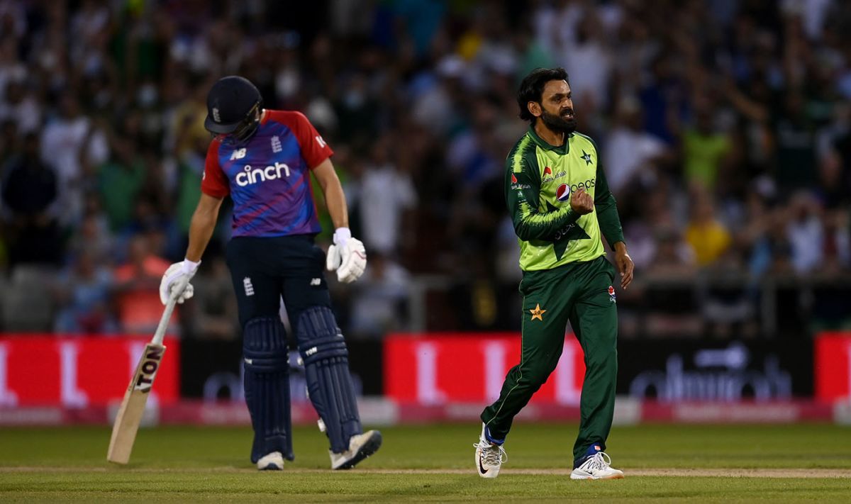 Mohammad Hafeez celebrates bowling Moeen Ali | ESPNcricinfo.com