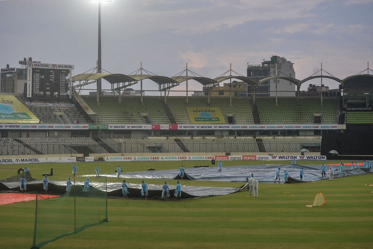 Covers are taken off after rain delayed the start at the Sher-e-Bangla National Stadium, Bangladesh vs Australia, 3rd T20I, Dhaka, August 6, 2021