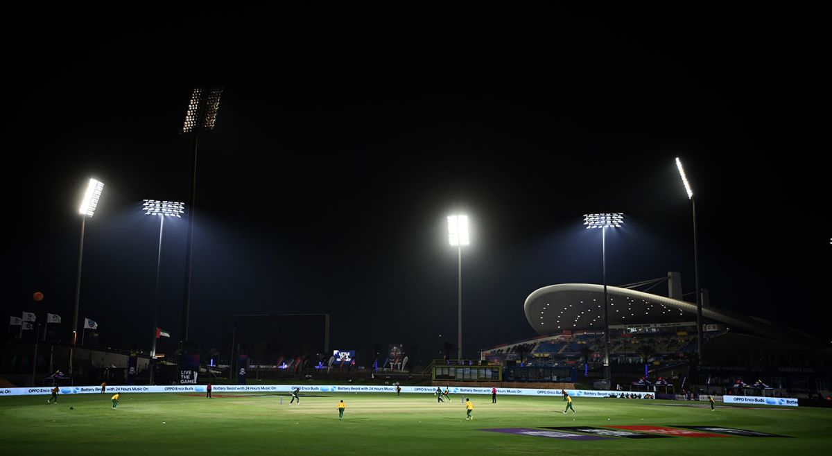 A view of the floodlights at Abu Dhabi's Tolerance Oval, Pakistan vs South Africa, T20 World Cup warm-up, October 20, 2021