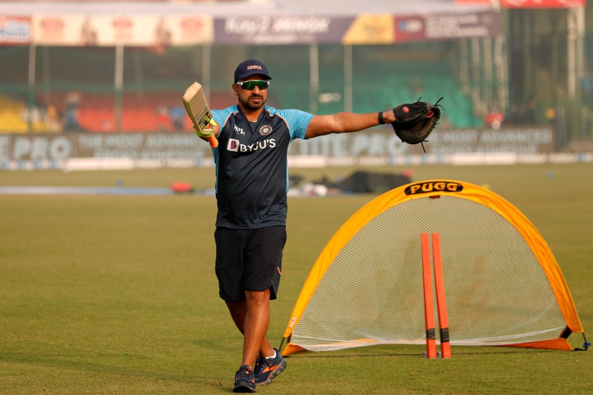 india-s-fielding-coach-t-dilip-in-action-espncricinfo