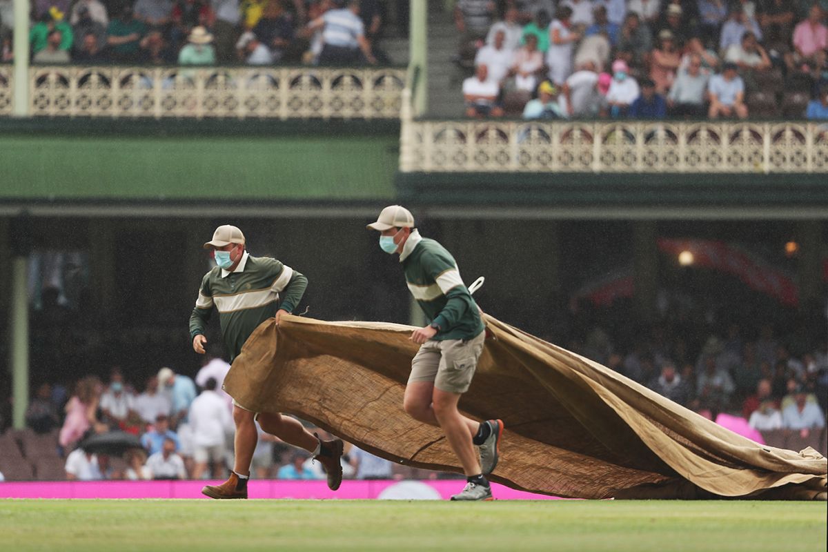 The groundstaff were in action throughout the morning in Sydney, Australia vs England, Men's Ashes, Sydney Cricket Ground, January 5, 2022