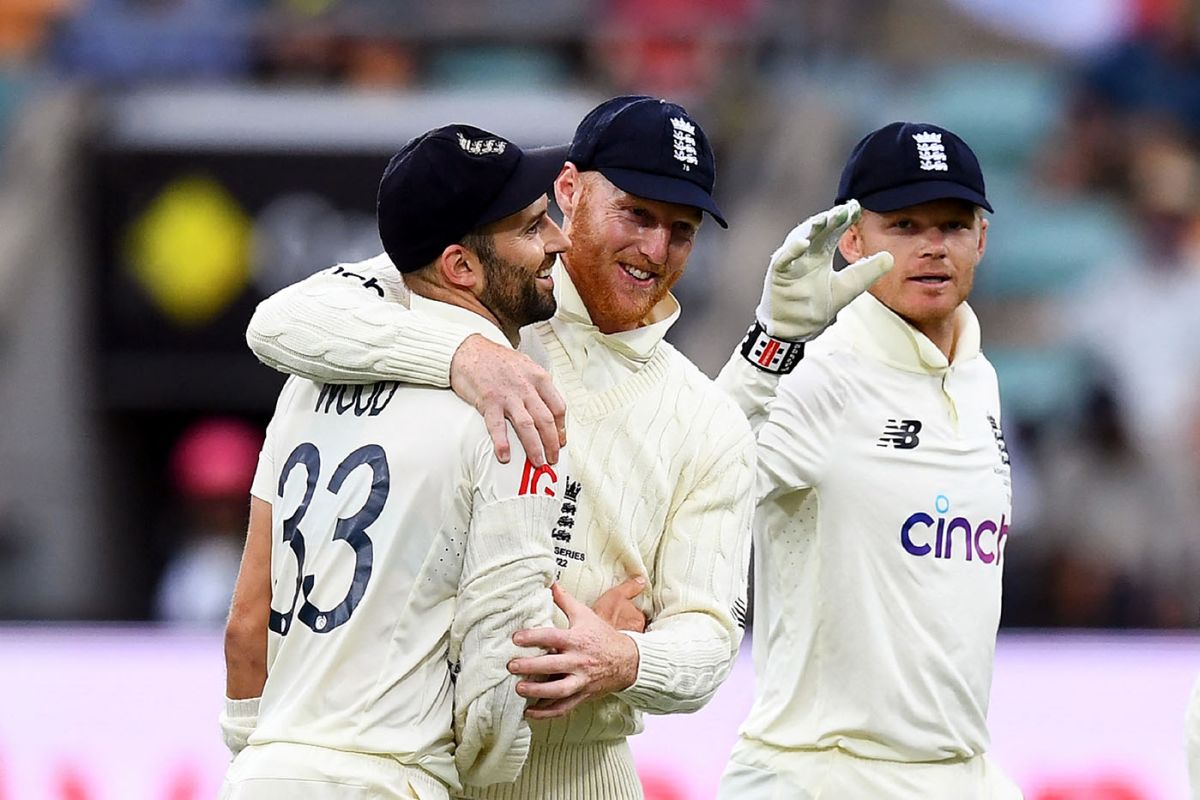 Ben Stokes congratulates Mark Wood on his six-wicket haul, Australia vs England, Men's Ashes, 5th Test, 3rd day, Hobart, January 16, 2021